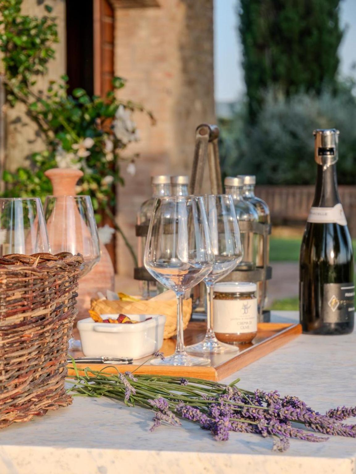 Podere Le Mezzelune 비보나 외부 사진